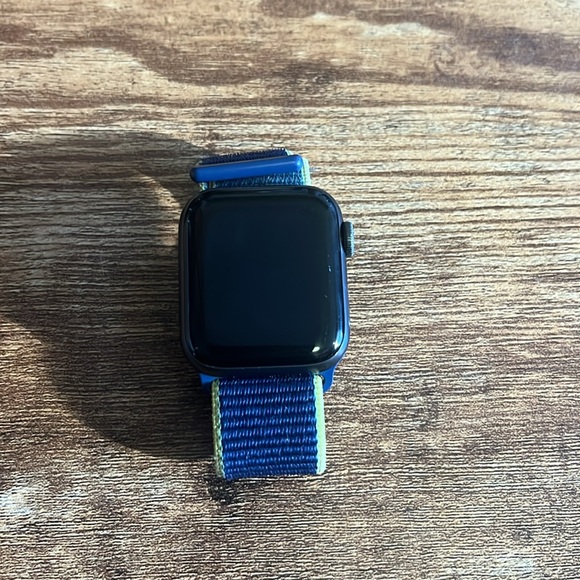 Apple Watch Series 5 - GPS - LTE - Picture 2 of 5
